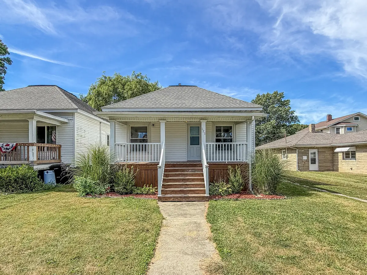 121 S High Street, Lovington, IL 61937 - #1