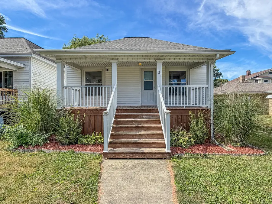 121 S High Street, Lovington, IL 61937 - #2