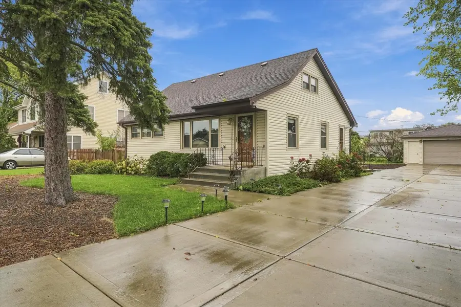 8937 Mcvicker Avenue, Oak Lawn, IL 60453 - #2