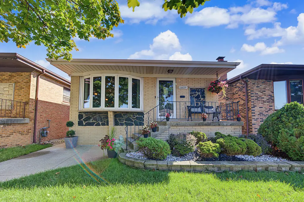 11629 S Avenue J, Chicago, IL 60617 - #1