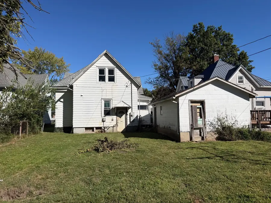 10 N Oak Street, Villa Grove, IL 61956 - #3