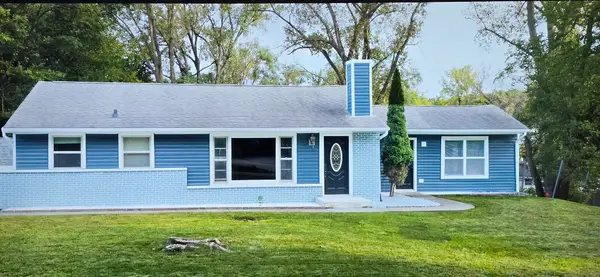 139 Memory Lane, Carpentersville, IL 60110