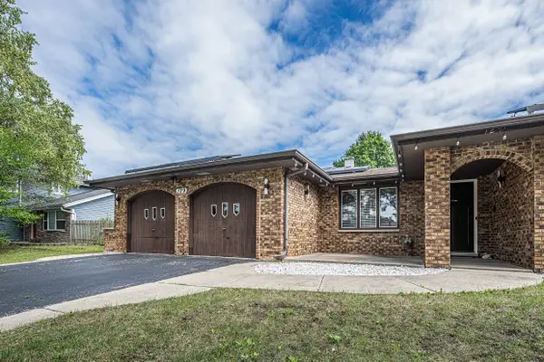 129 Millis Lane, Schaumburg, IL 60193