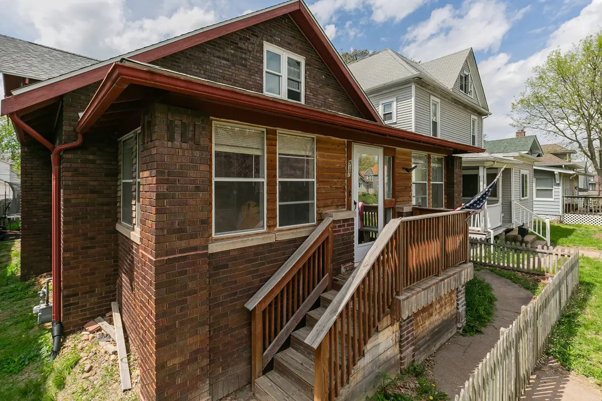937 25th Street, Moline, IL 61265 - #1