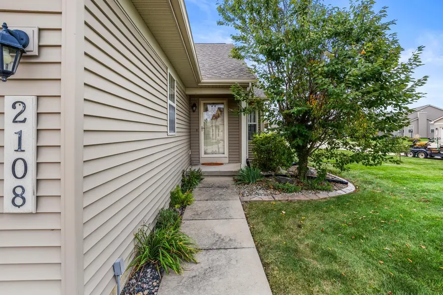 2108 S Stonebrooke Court, Urbana, IL 61802 - #2