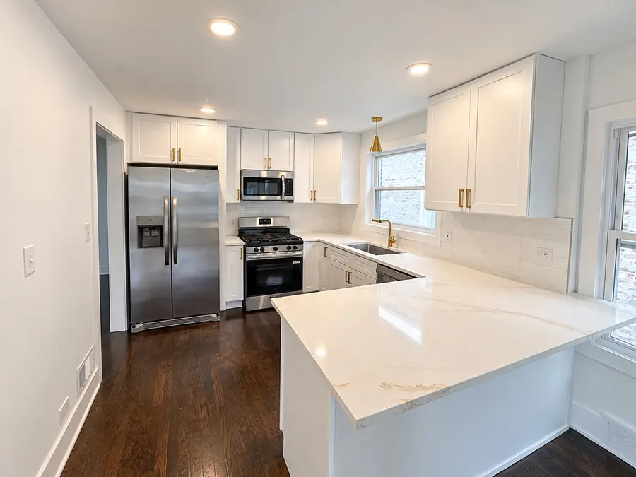 8332 S Oglesby Avenue, Chicago, IL 60617 - #3