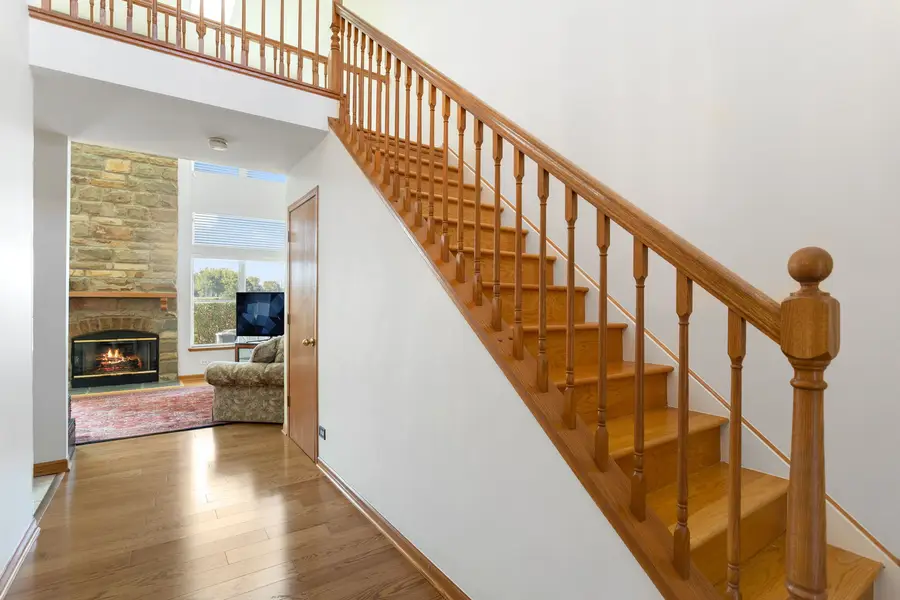 918 Waterford Lane, Elk Grove Village, IL 60007 - #3