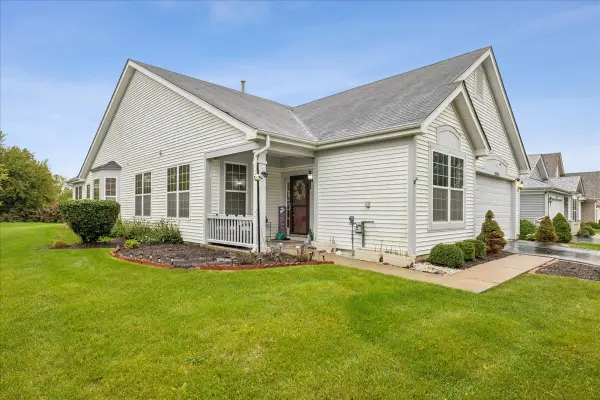 39581 N Cambridge Boulevard, Beach Park, IL 60083