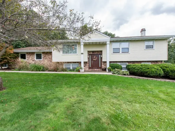 38970 N Northwoods Drive, Wadsworth, IL 60083