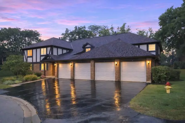 20 Sauk Trail #4, Indian Head Park, IL 60525