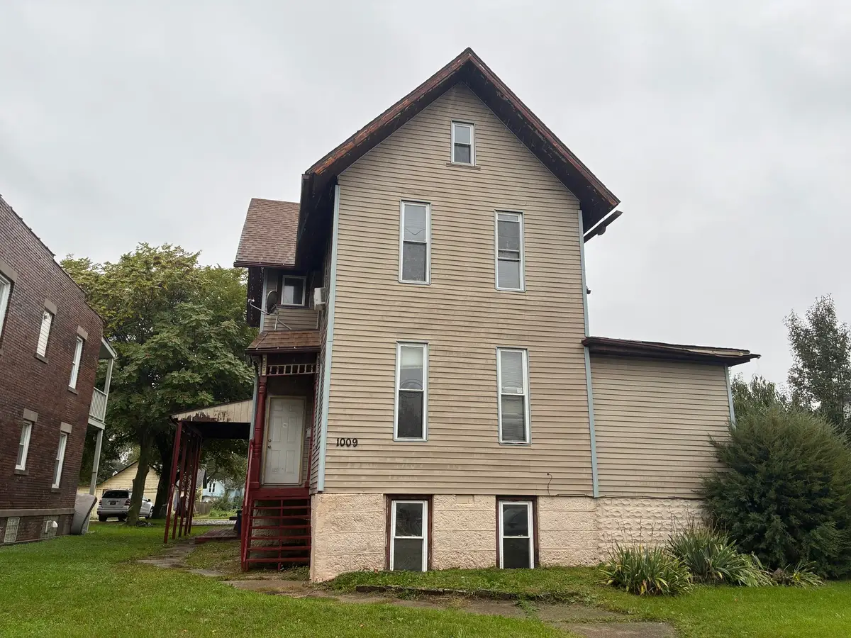 1009 7th Street, Rockford, IL 61104 - #1