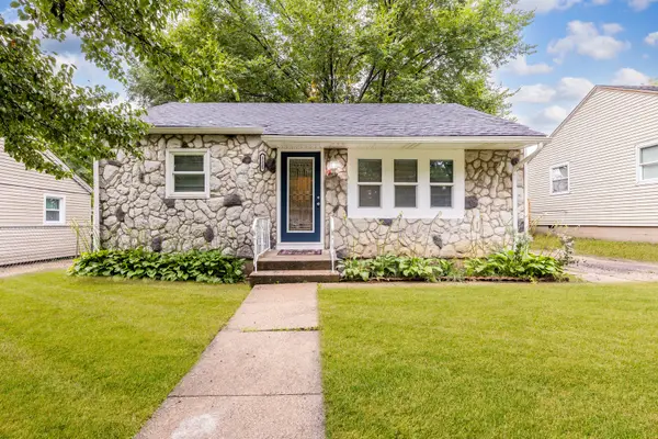 1135 E Galena Boulevard, Aurora, IL 60505