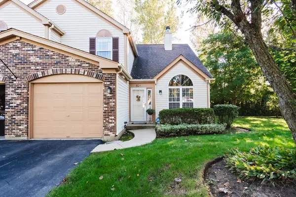 821 E Saratoga Circle, Island Lake, IL 60042