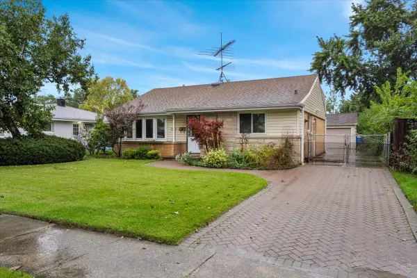 7348 Davis Street, Morton Grove, IL 60053