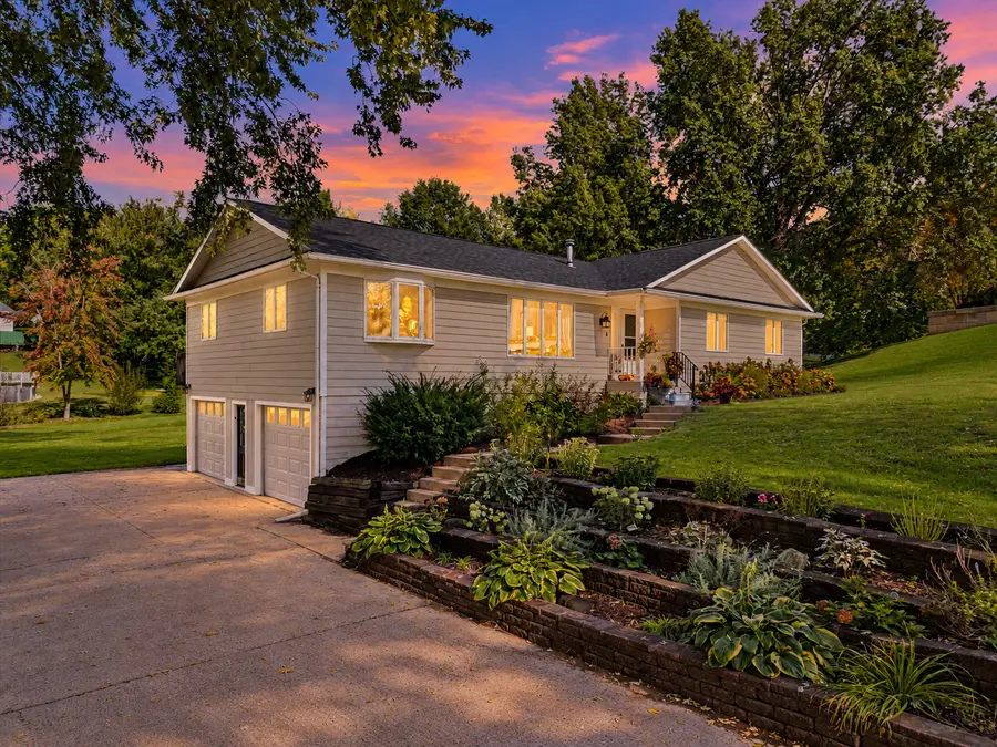 11 Brookside Court, Bettendorf, IA 52722 - #2