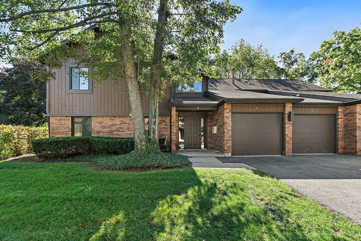 3 Creekside Circle #B, Elgin, IL 60123 - #1