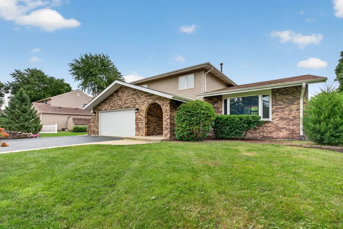 29W055 Schillinger Drive, Naperville, IL 60564 - #1