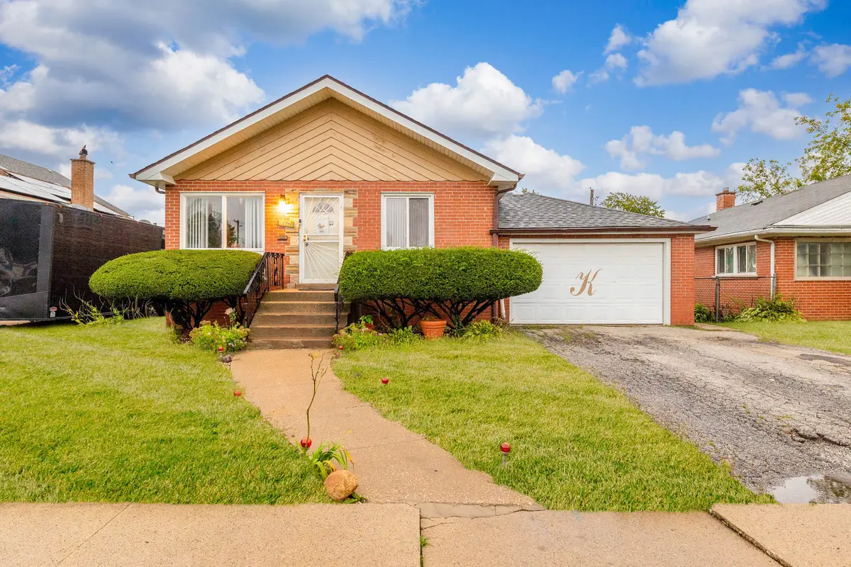 15225 5th Avenue, Phoenix, IL 60426 - #1