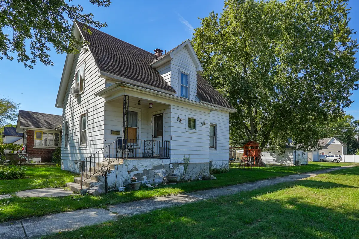 1203 S 4th Avenue, Kankakee, IL 60901 - #1