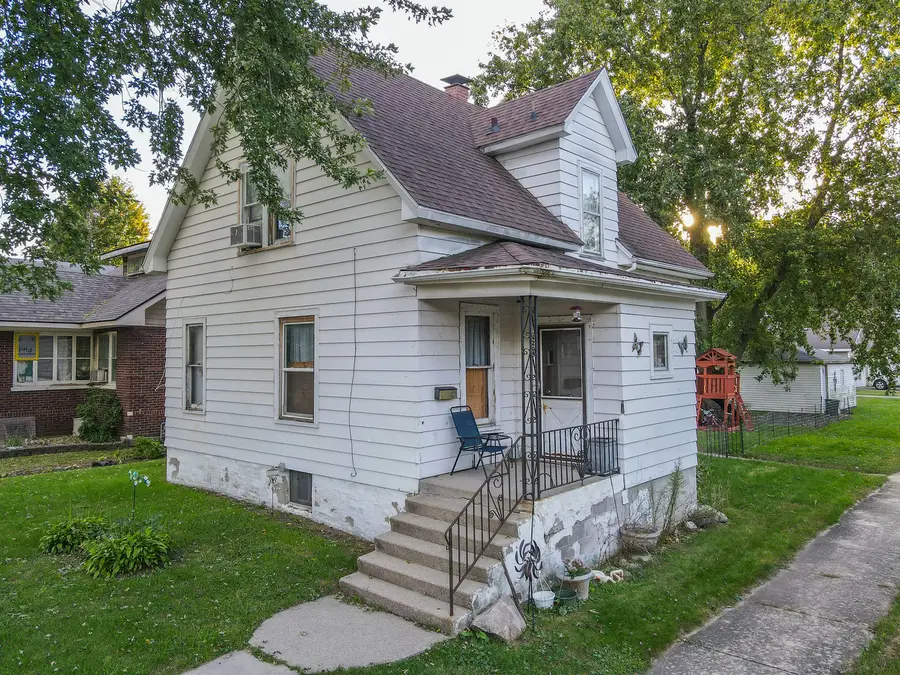 1203 S 4th Avenue, Kankakee, IL 60901 - #2