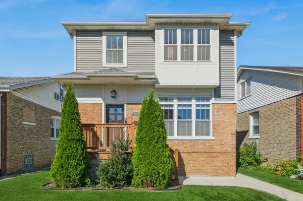 5808 W Waveland Avenue, Chicago, IL 60634