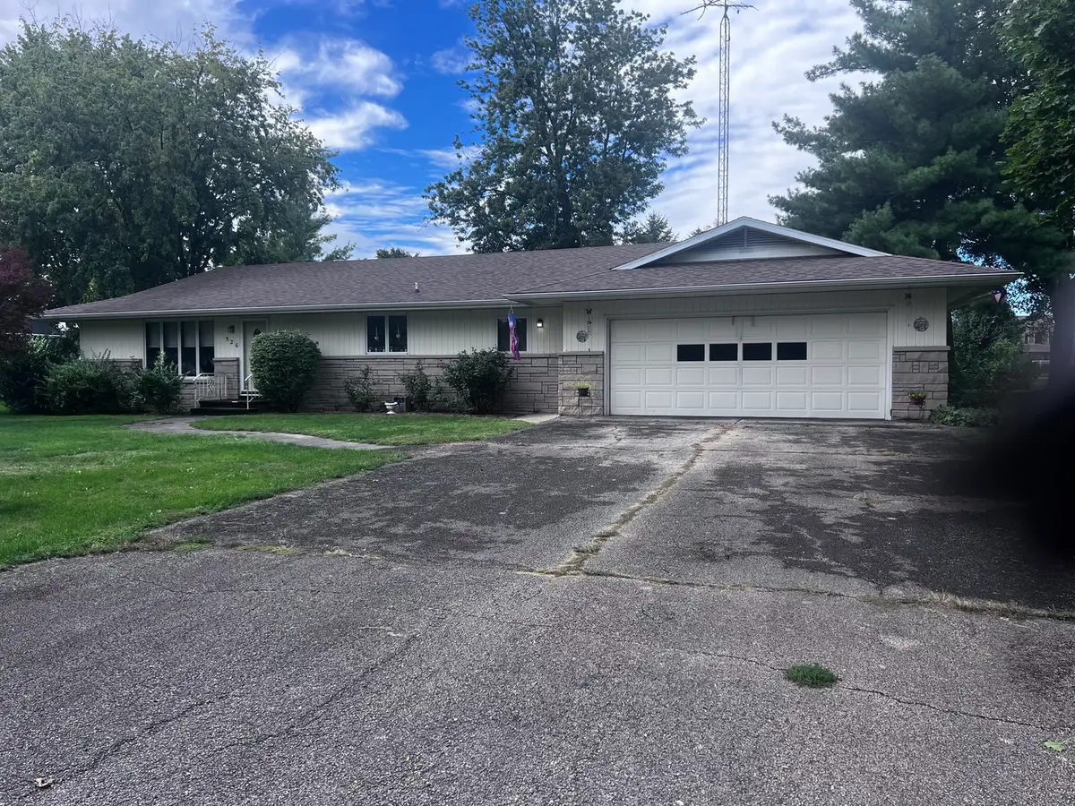 526 N 4th Street, Cissna Park, IL 60924 - #1