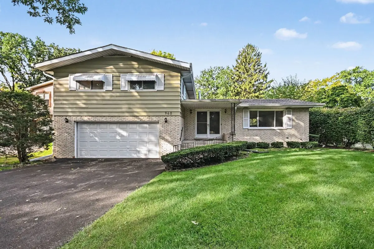 940 Ridgeland Avenue, Mundelein, IL 60060 - #1