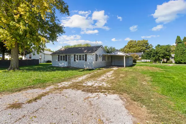 2129 Colona Road, Carbon Cliff, IL 61239