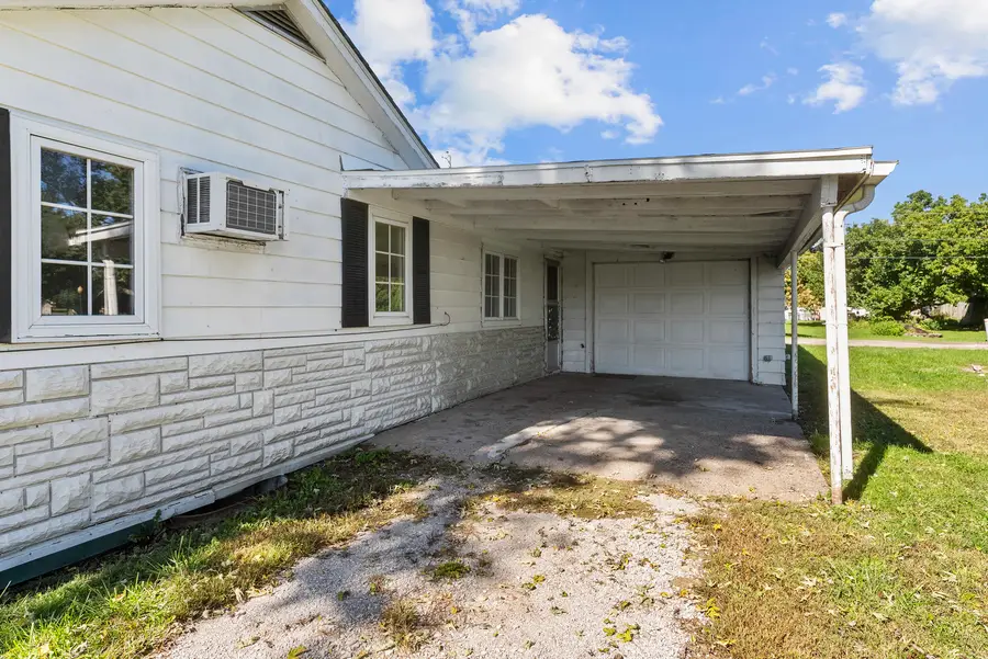 2129 Colona Road, Carbon Cliff, IL 61239 - #3
