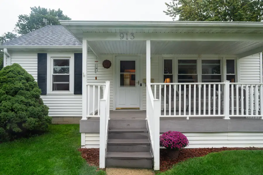 913 N 12th Street, Rochelle, IL 61068 - #2
