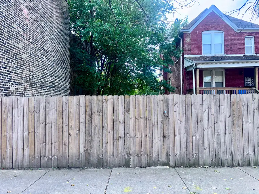 367 E 69th Street, Chicago, IL 60637 - #2