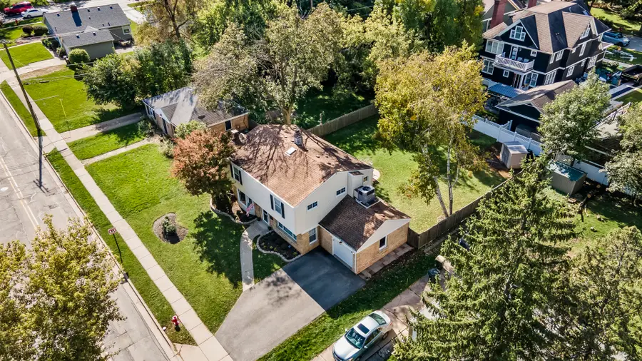 423 S 4th Avenue, Libertyville, IL 60048 - #2