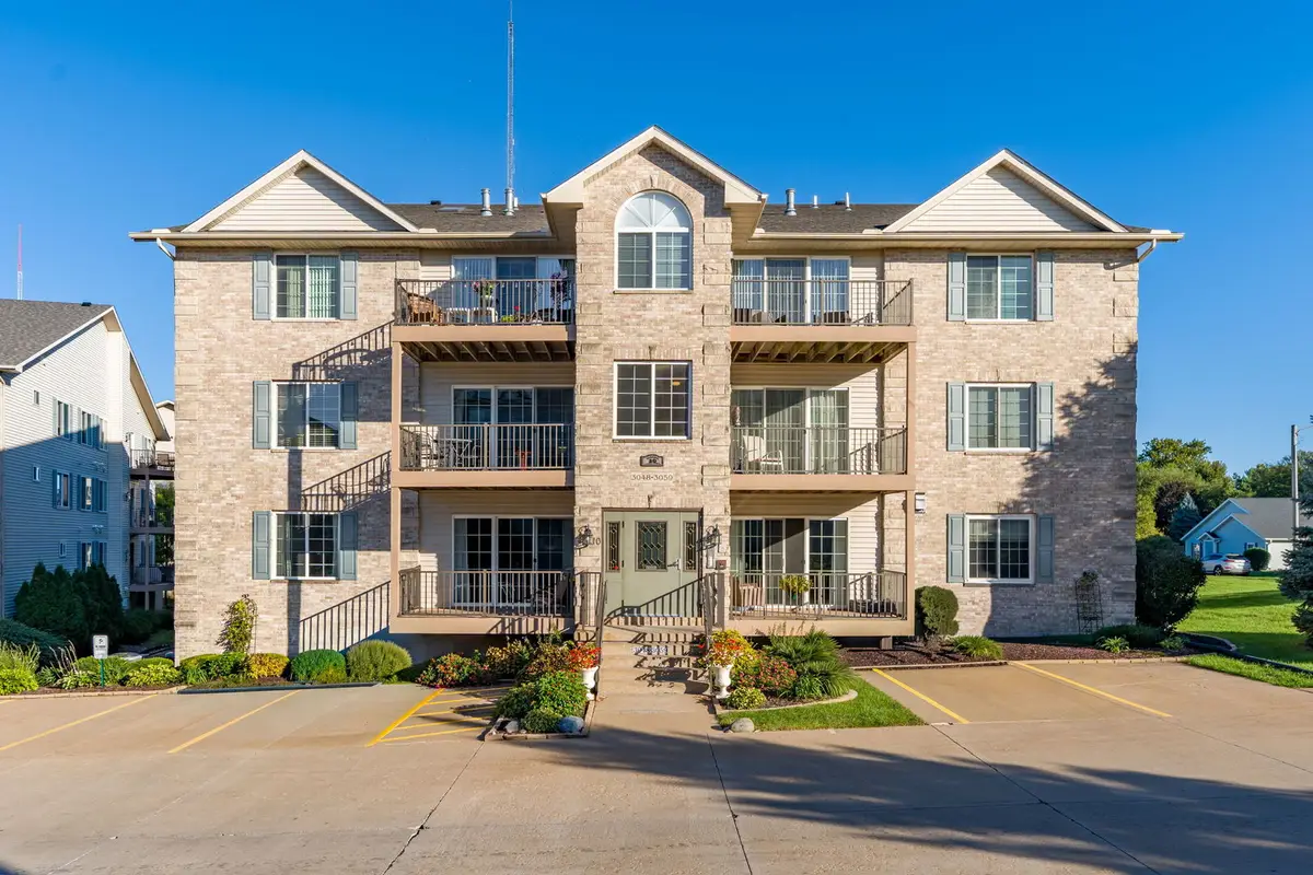 3052 Holiday Court #5, Bettendorf, IA 52722 - #1