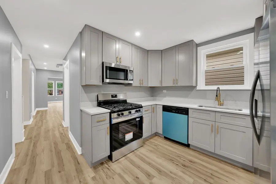 7140 S Winchester Avenue, Chicago, IL 60636 - #3