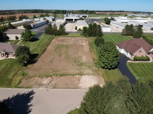1016 Beech Bay Road, Poplar Grove, IL 61065