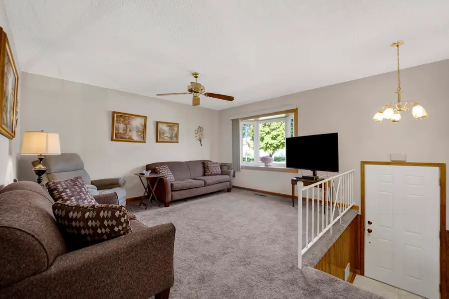 427 E Fullerton Avenue, Glendale Heights, IL 60139 - #3
