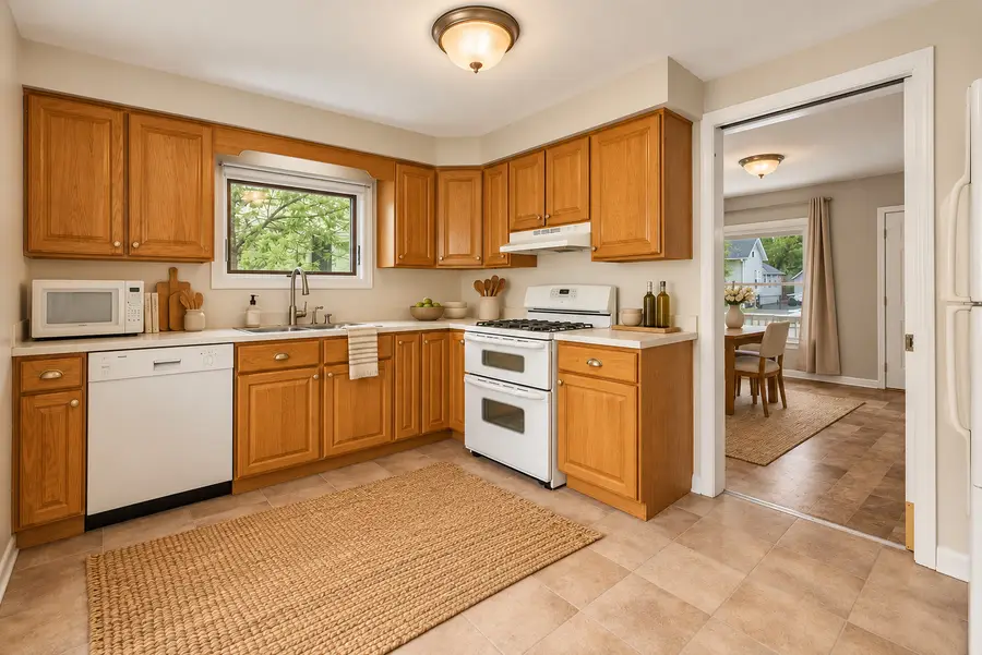 429 W Ottawa Street, Sycamore, IL 60178 - #3