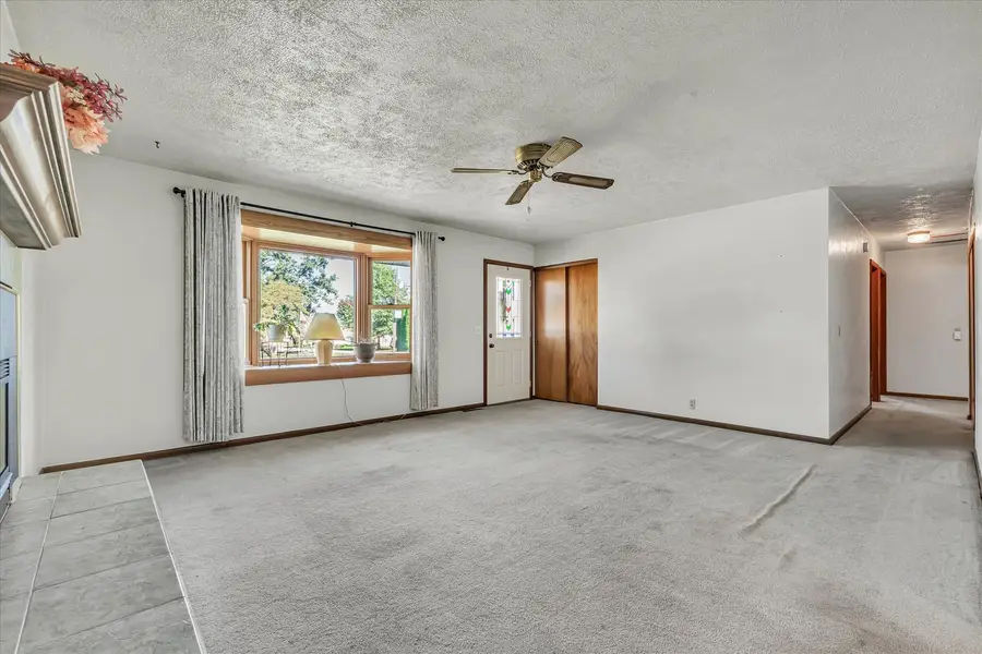 115 E 3rd Avenue, Coal Valley, IL 61240 - #3