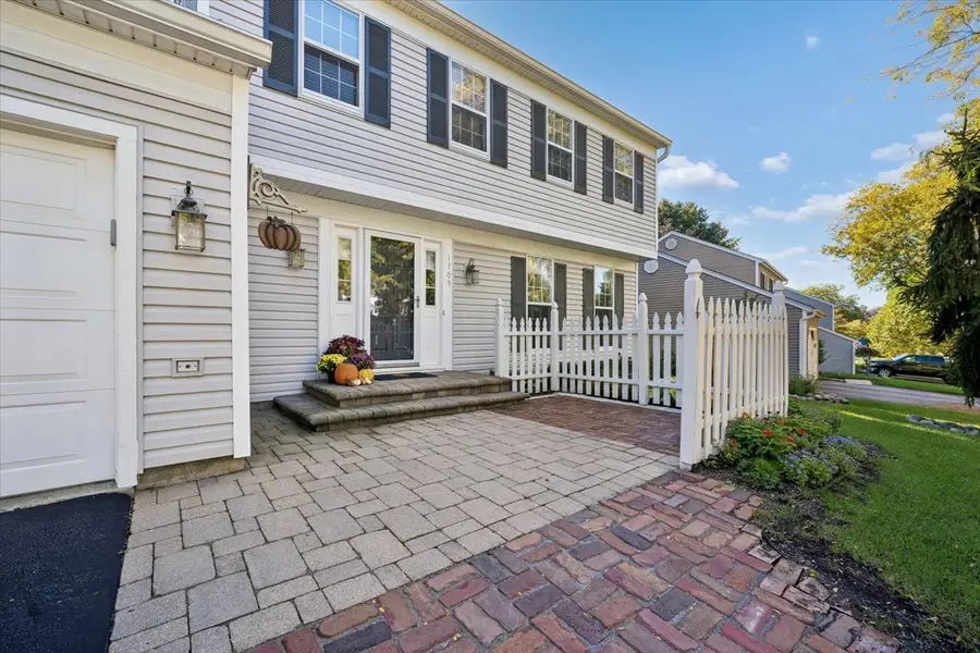 1709 Ronzheimer Avenue, Saint Charles, IL 60174 - #2
