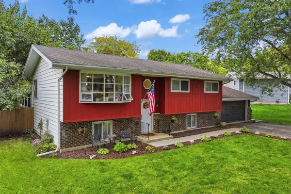 480 Charles Court, South Elgin, IL 60177