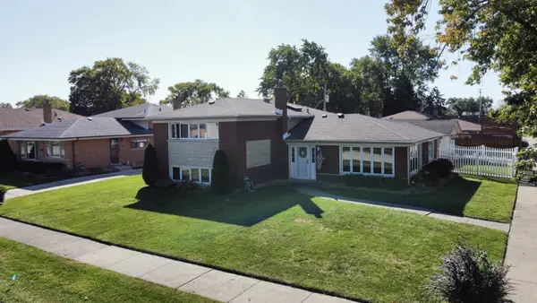 4537 W 102nd Street, Oak Lawn, IL 60453
