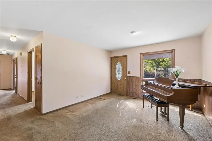 2514 S Maplewood Drive, Wonder Lake, IL 60097 - #2