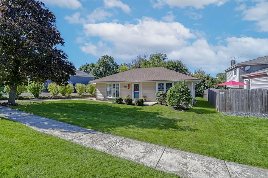 1048 Hermes Avenue, Lemont, IL 60439 - #2