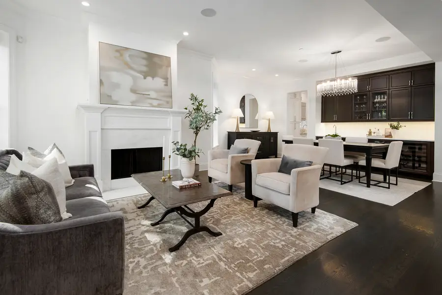 3822 N Hoyne Avenue, Chicago, IL 60618 - #2