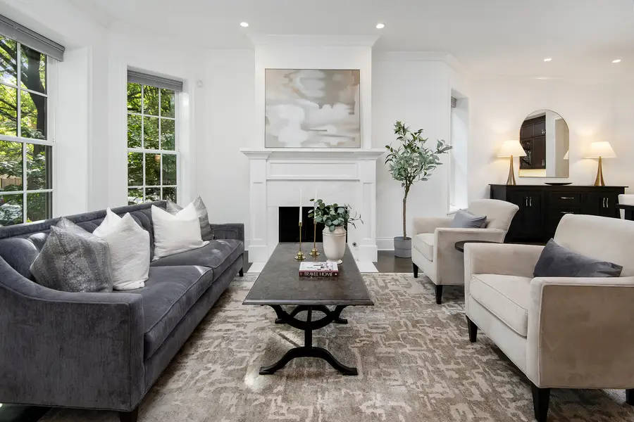 3822 N Hoyne Avenue, Chicago, IL 60618 - #3