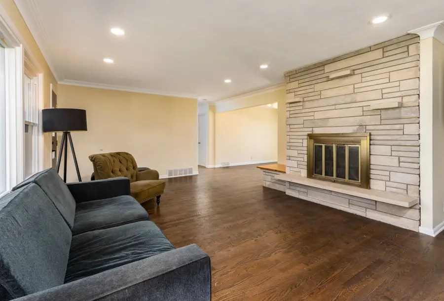 411 E Main Street, Cary, IL 60013 - #3