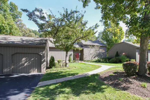 671C Old Barn Road, Lake Barrington, IL 60010