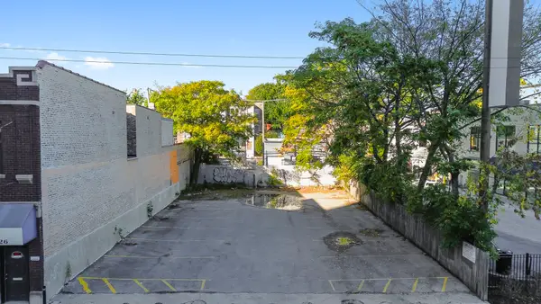 5828 N Broadway Street, Chicago, IL 60660