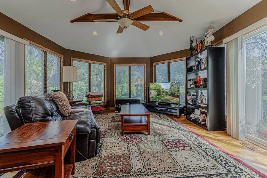 1606 E Waverly Court, Arlington Heights, IL 60004 - #3