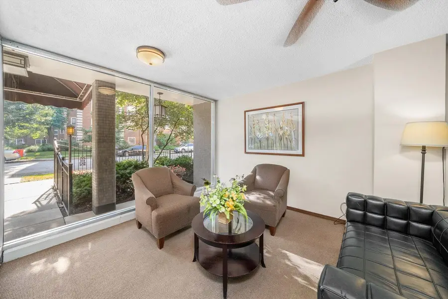 201 S Maple Avenue #210, Oak Park, IL 60302 - #2